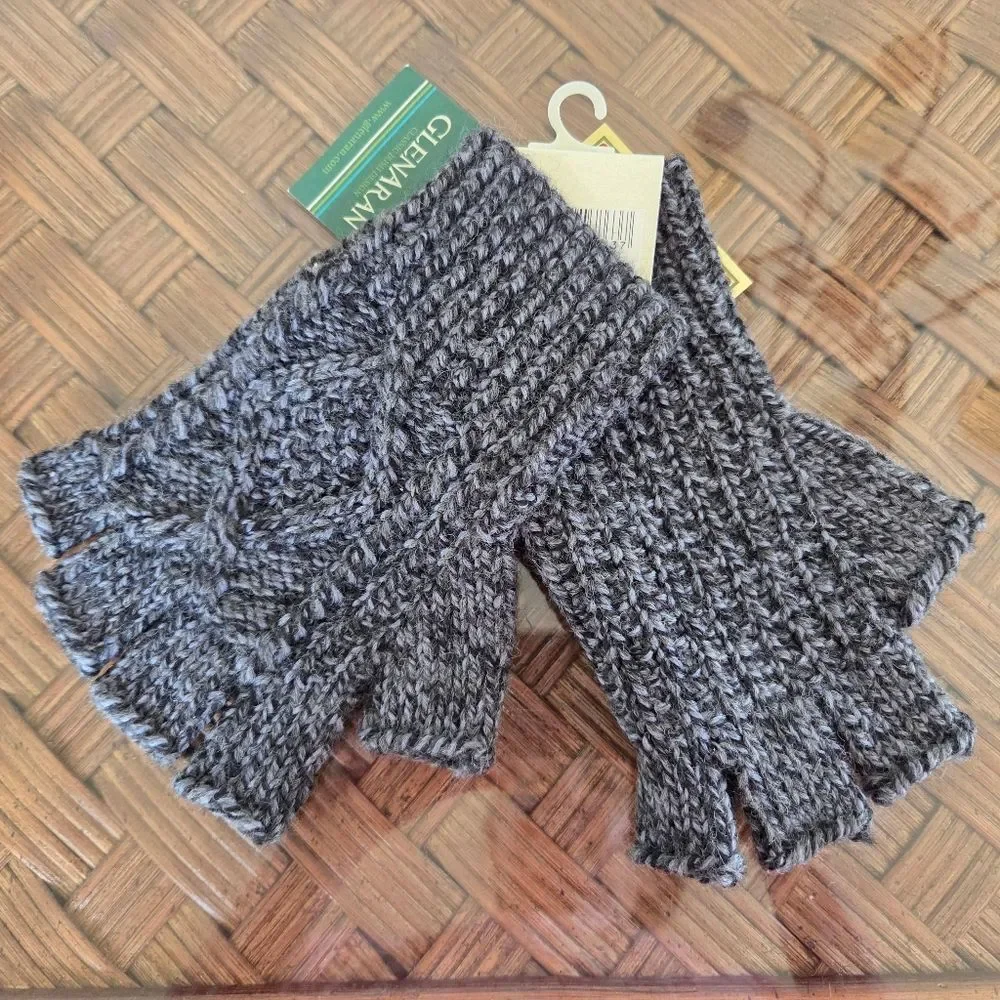 NWT Hand Knit Fingerless Gloves Made in Ireland 100% merino wool SOFT S Gray